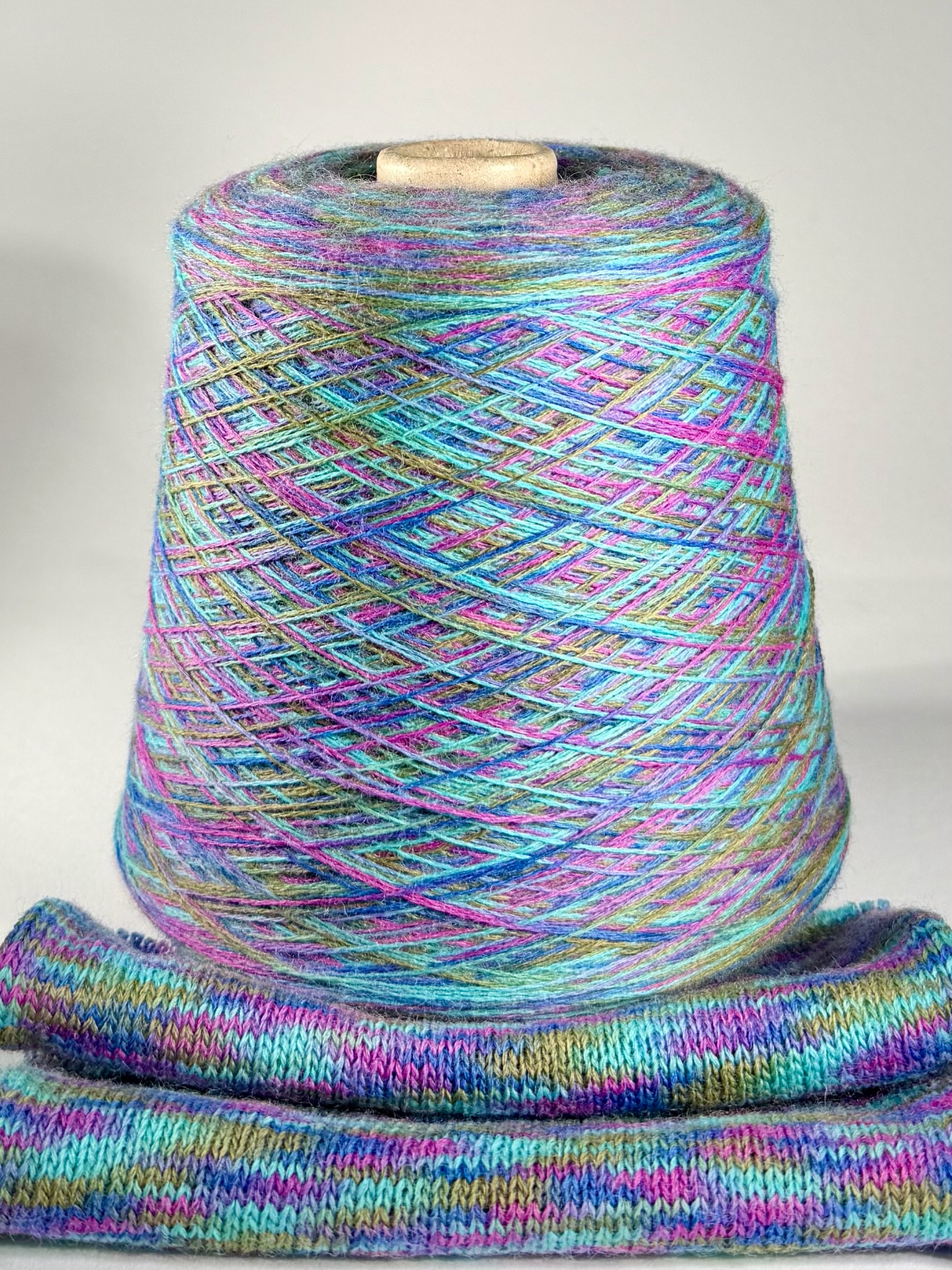 Lana Shetland 100% – filato strutturato a degradé artigianale 01 foto 2